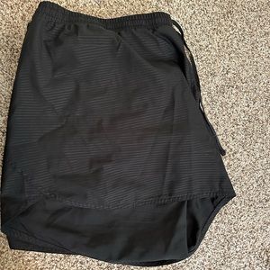 4 pair of active shorts